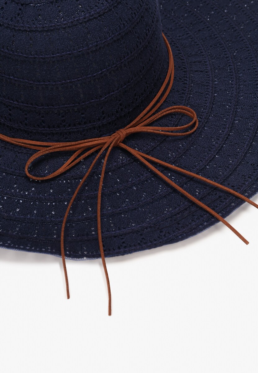 Granatowy Szeroki Kapelusz Pleciony z Ozdobnym Wiązaniem Stellan
