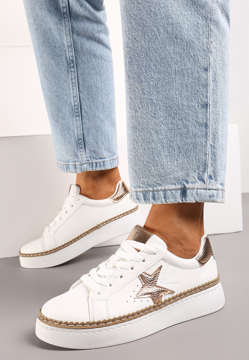 Biało-Szampańskie Płaskie Sneakersy ze Sznurowaniem i Metalicznymi Wykończeniami Delulla