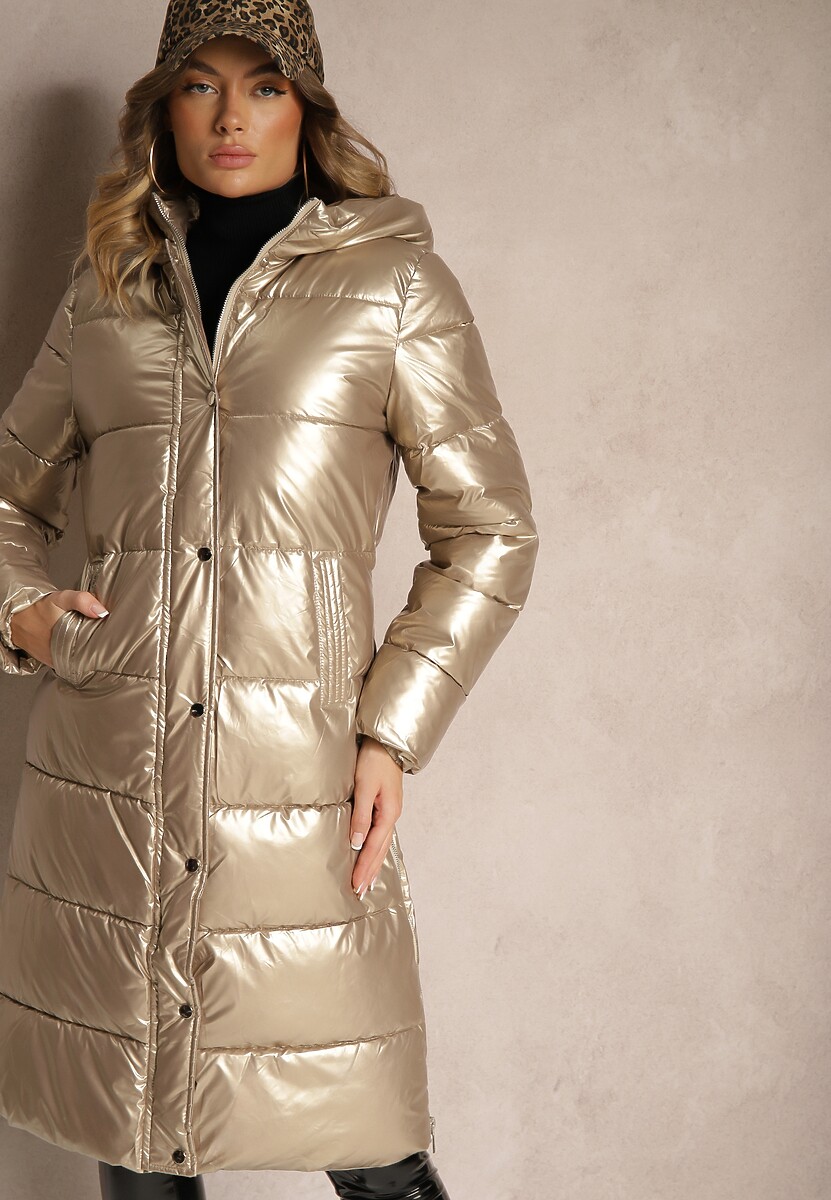 Złota Metaliczna Kurtka Zimowa o Długim Kroju z Pikowaniem Worfezi