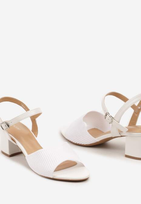 Białe Sandały na Słupkowym Obcasie z Tłoczeniem na Pasku Natissa