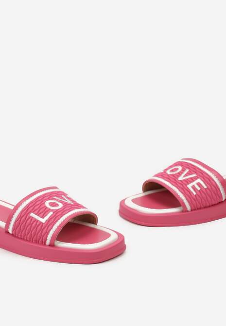 Fuksjowe Klapki z Ozdobnym Napisem na Cholewce i Noskiem w Kwadrat Optizoria