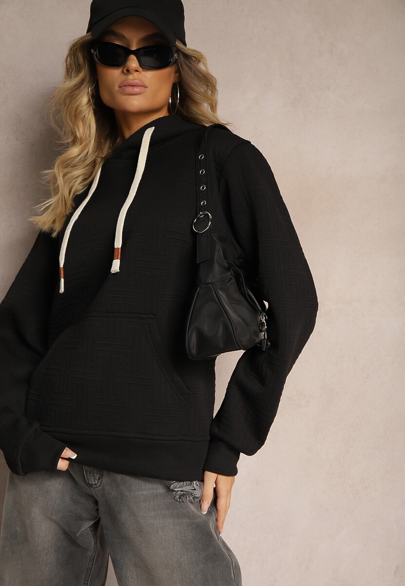 Czarna Bluza z Dodatkiem Bawełny i Kapturem Ozdobiona Kangurową Kieszenią i Ściągaczami Qadela