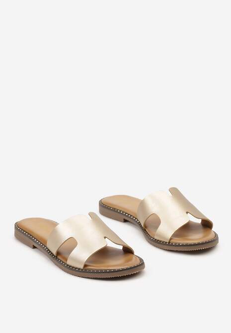 Złote Klapki z Małymi Nitami na Podeszwie z Wycięciami na Pasku Isoldemes