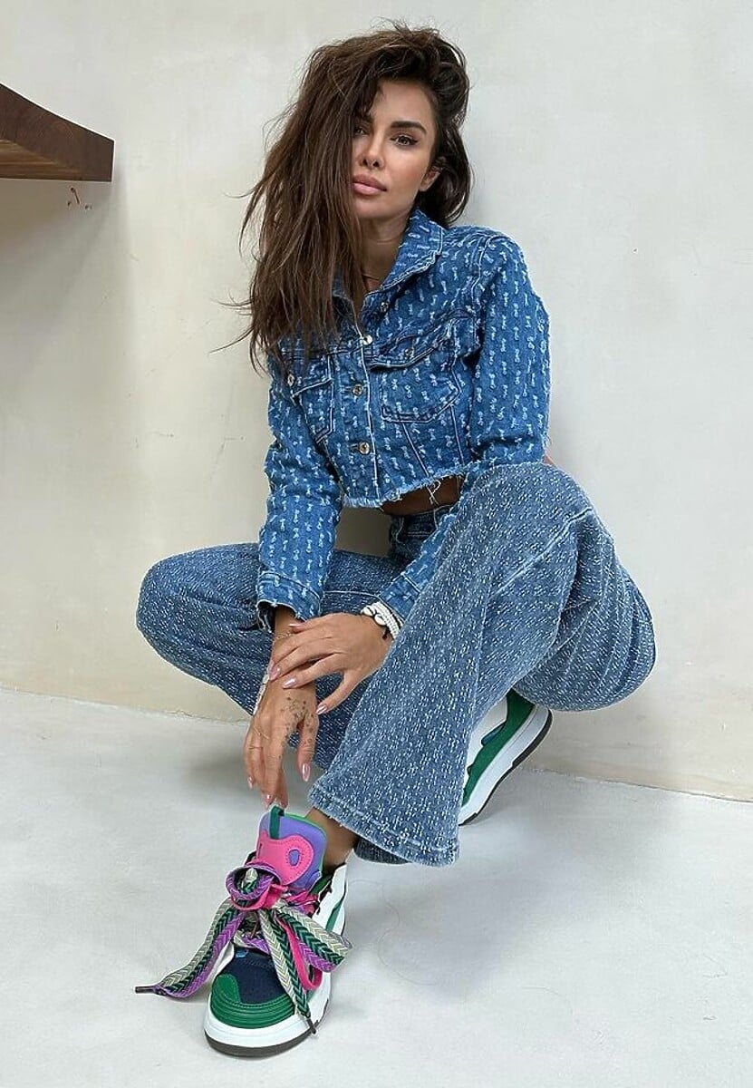 Zielone Sneakersy z Dekoracyjnym Sznurowaniem i Wstawką na Języku Cristen