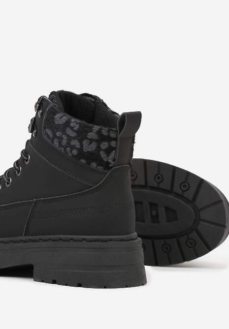 Czarne Trapery ze Wstawkami we Wzór Vetiara