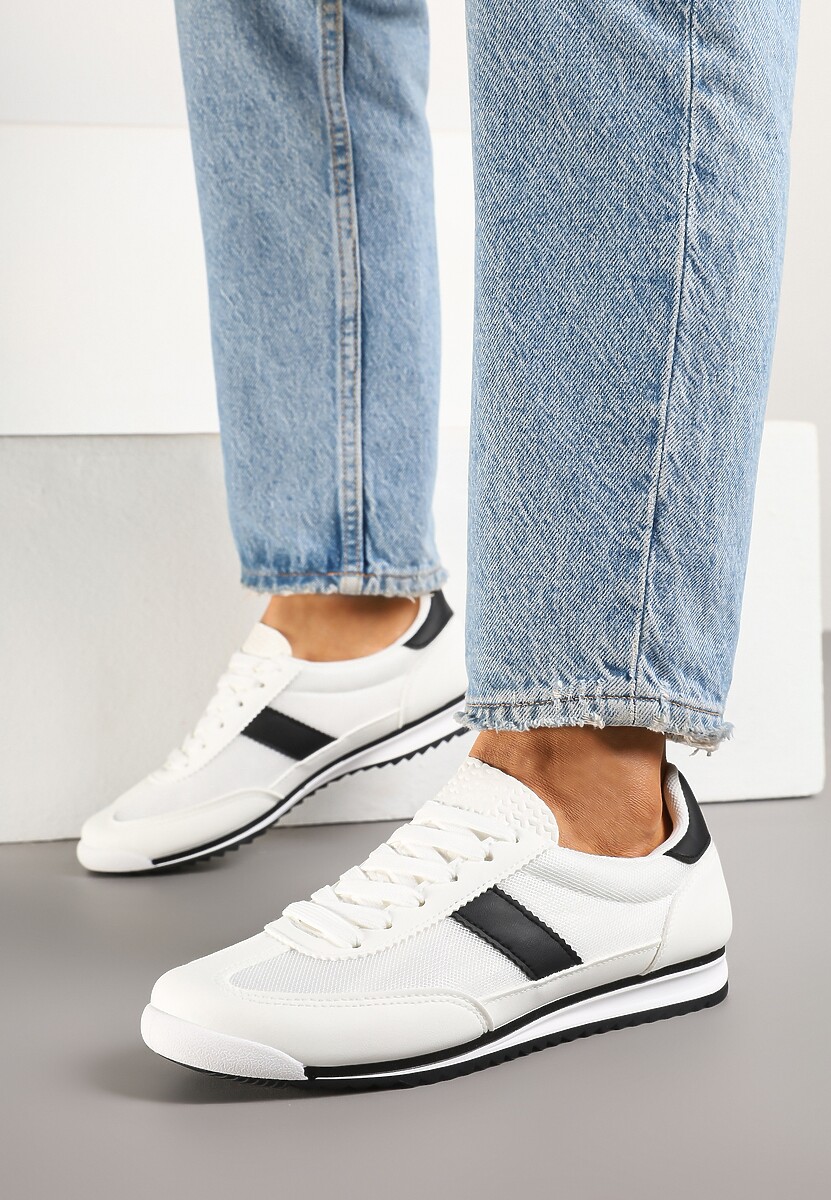 Białe Sneakersy Ozdobione Paskiem Cleova