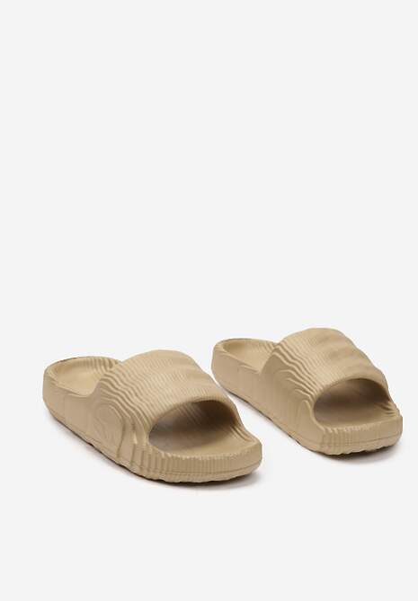 Ciemnobeżowe Klapki z Pianki na Platformie z Ozdobnym Tłoczeniem Alnelia