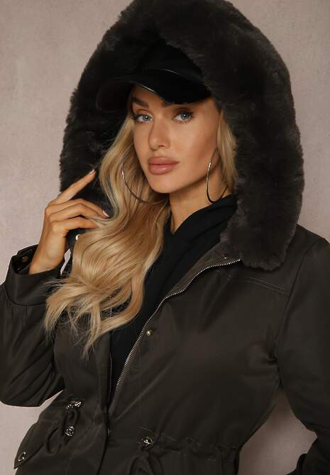 Ciemnozielona Kurtka Typu Parka z Kapturem i Futerkiem z Możliwością Odpięcia Marindria