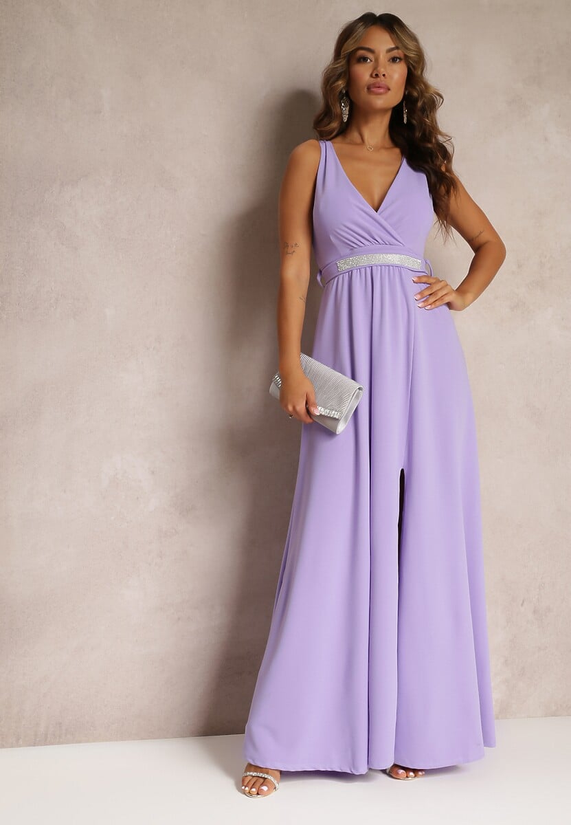 Jasnofioletowa Rozkloszowana Sukienka z Wycięciem i Paskiem w Cyrkonie Elineta