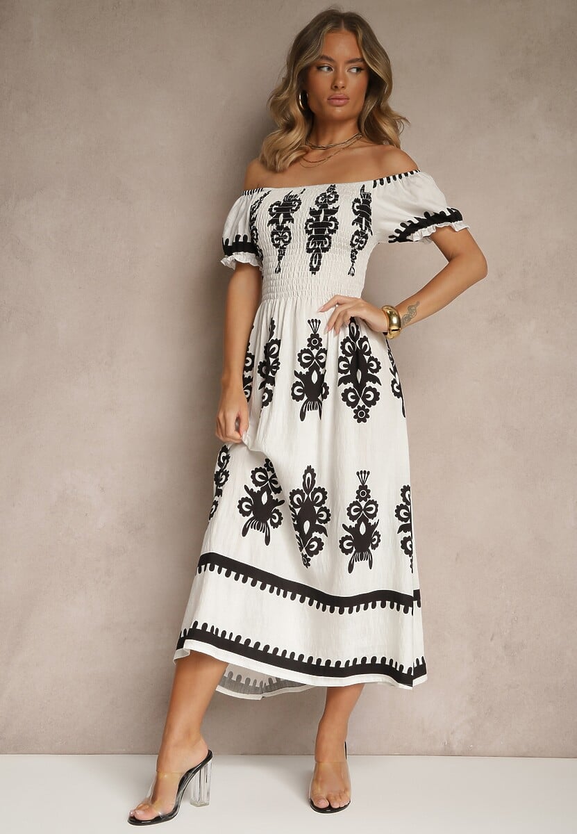 Biała Sukienka Hiszpanka Ozdobiona Etnicznym Printem Aralette