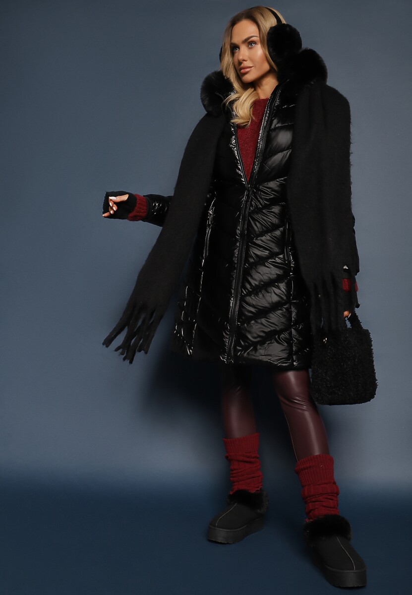 Czarna Pikowana Kurtka Metaliczna z Kapturem i Futerkiem Vivana