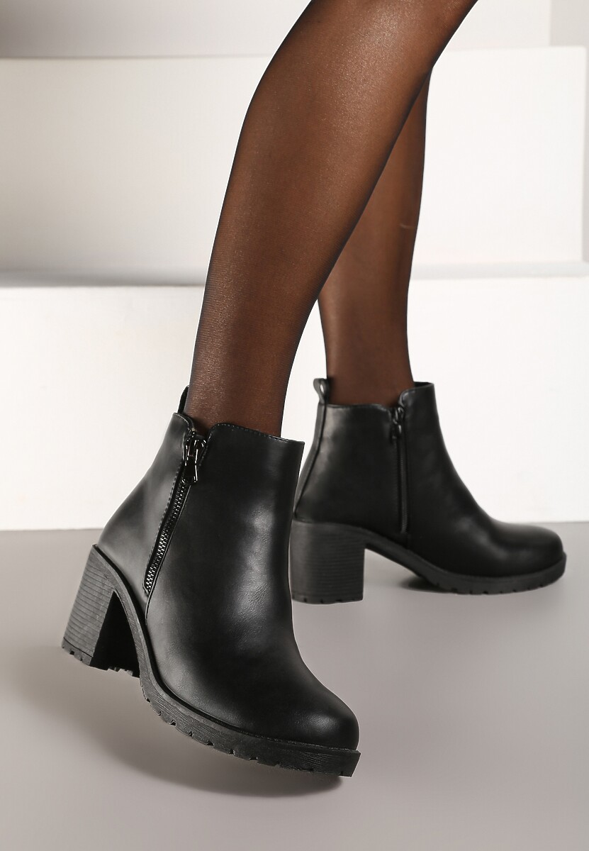 Czarne Botki Esha