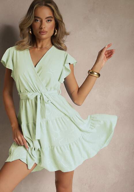 Jasnozielona Rozkloszowana Sukienka z Paskiem i Falbanami Lilarea