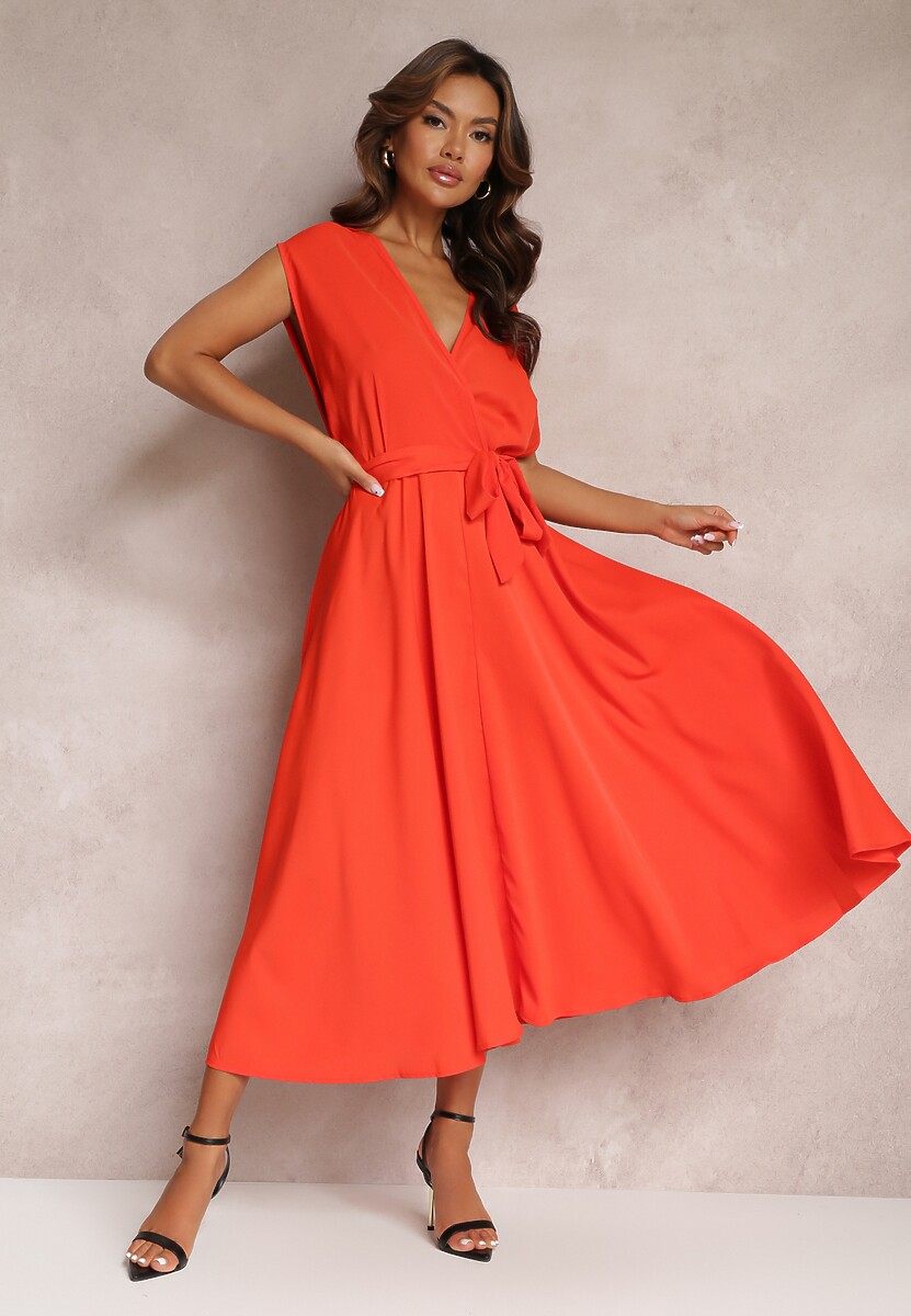 Czarna Rozkloszowana Sukienka Maxi z Kopertowym Dekoltem i Wiązanym Paskiem Hallona