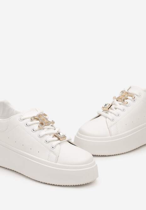 Białe Sneakersy na Platformie Ozdobione Cyrkoniami i Aplikacjami na Sznurówkach Arretea