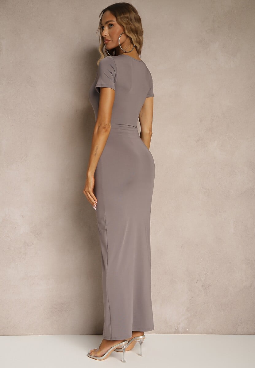Szara Sukienka z Wiskozą Ozdobiona Marszczeniem i Rozcięciem na Nogę Milanorea