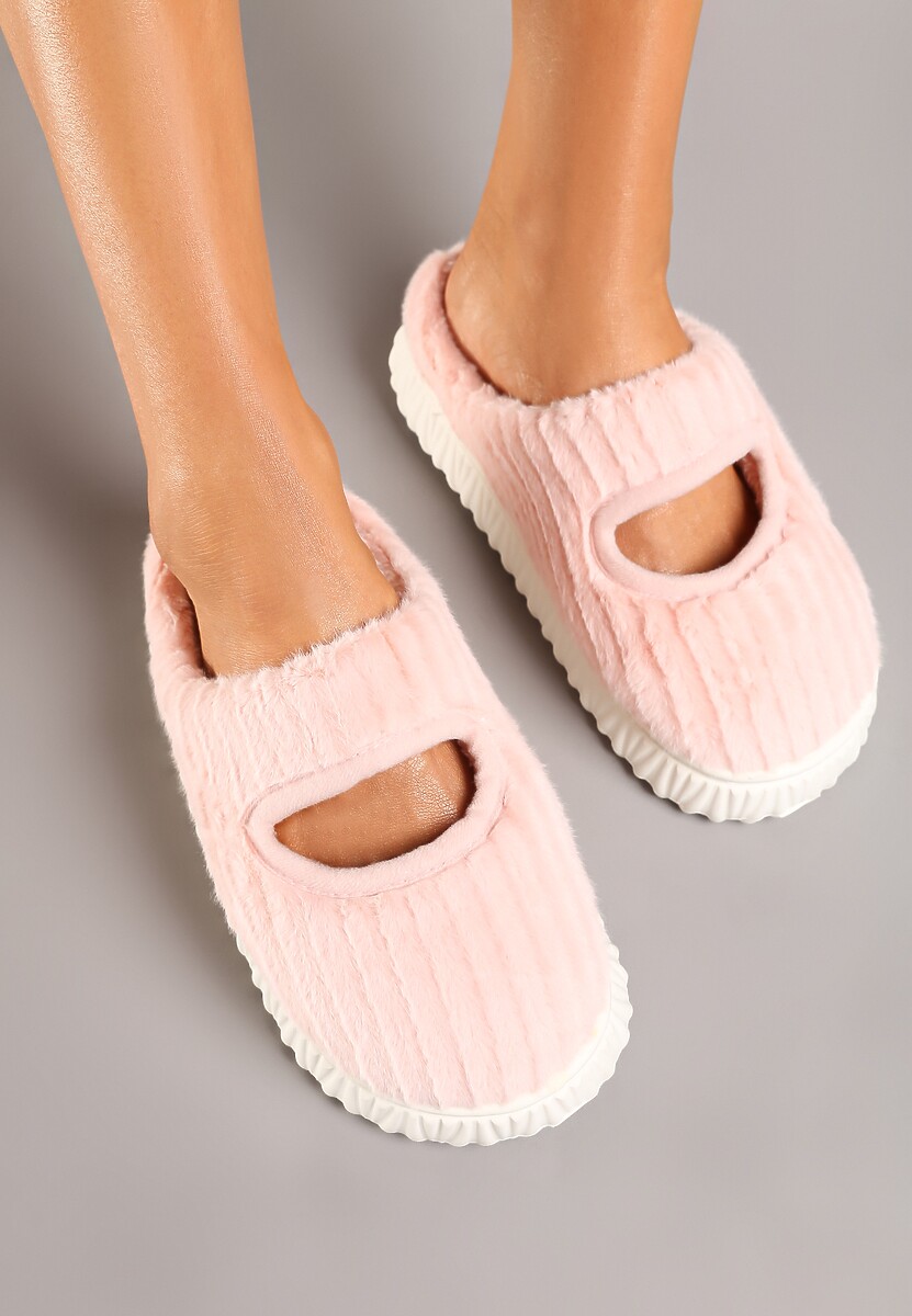 Różowe Kapcie Pluszowe z Wycięciem na Nosku Tamiviela