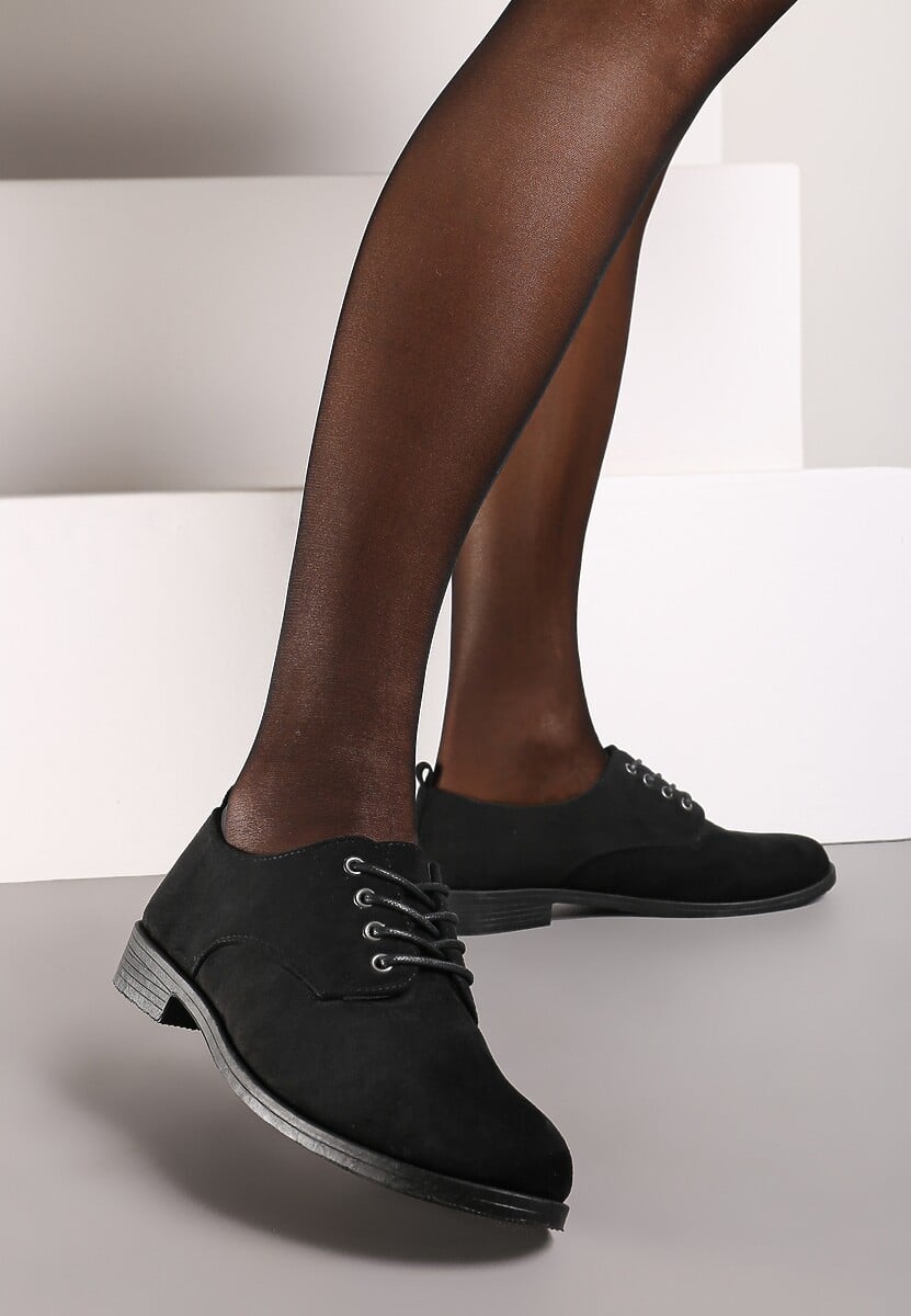Czarne Lakierowane Półbuty Oksfordki Sznurowane na Rzemyki Zatella