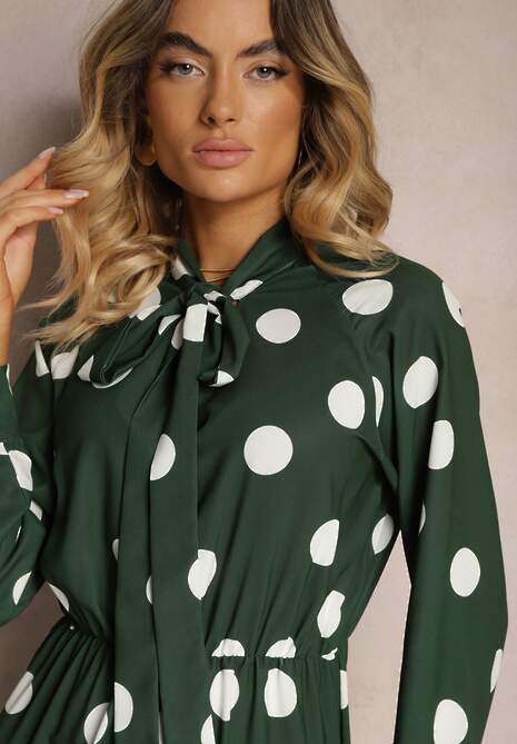 Ciemnozielona Sukienka w Kropki o Rozkloszowanym Kroju z Wiązaniem przy Szyi Xelvira