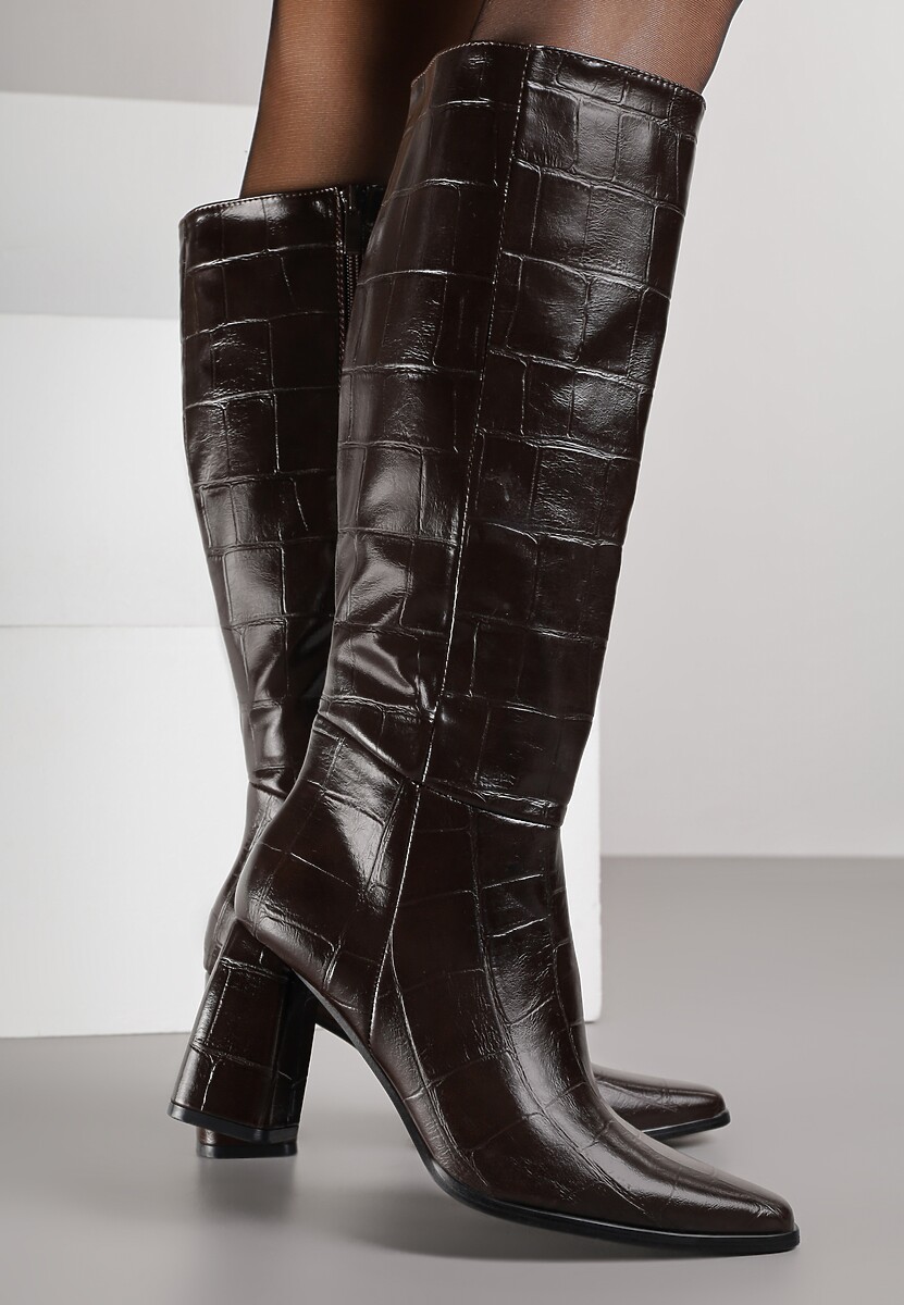 Brązowe Kozaki na Słupkowym Obcasie Zdobione Geometrycznym Tłoczeniem Salinata