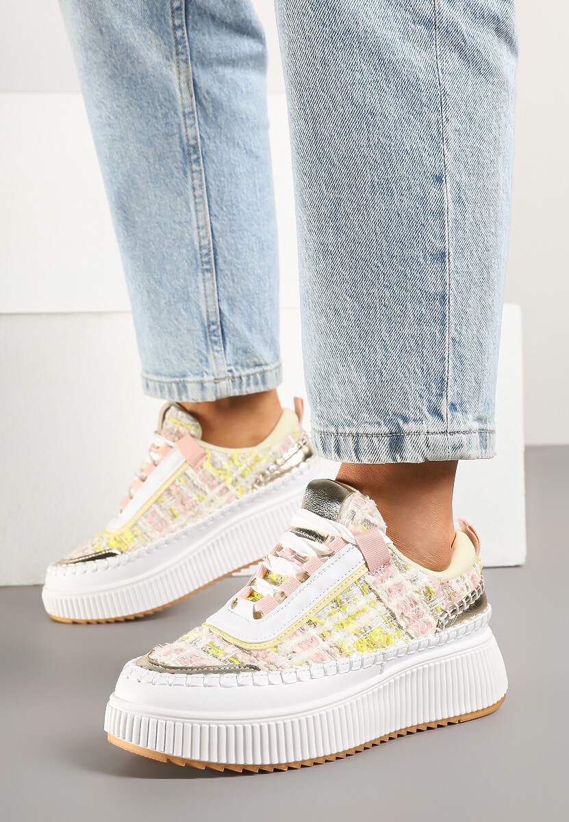 Biało-Różowe Sneakersy z Tweedowymi Zdobieniami i Przeszyciami na Platformie Ulandrelia