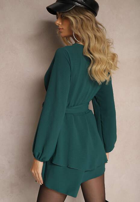 Ciemnozielona Rozkloszowana Sukienka Kombinezon z Kopertowym Dekoltem i Falbanką Vomitta