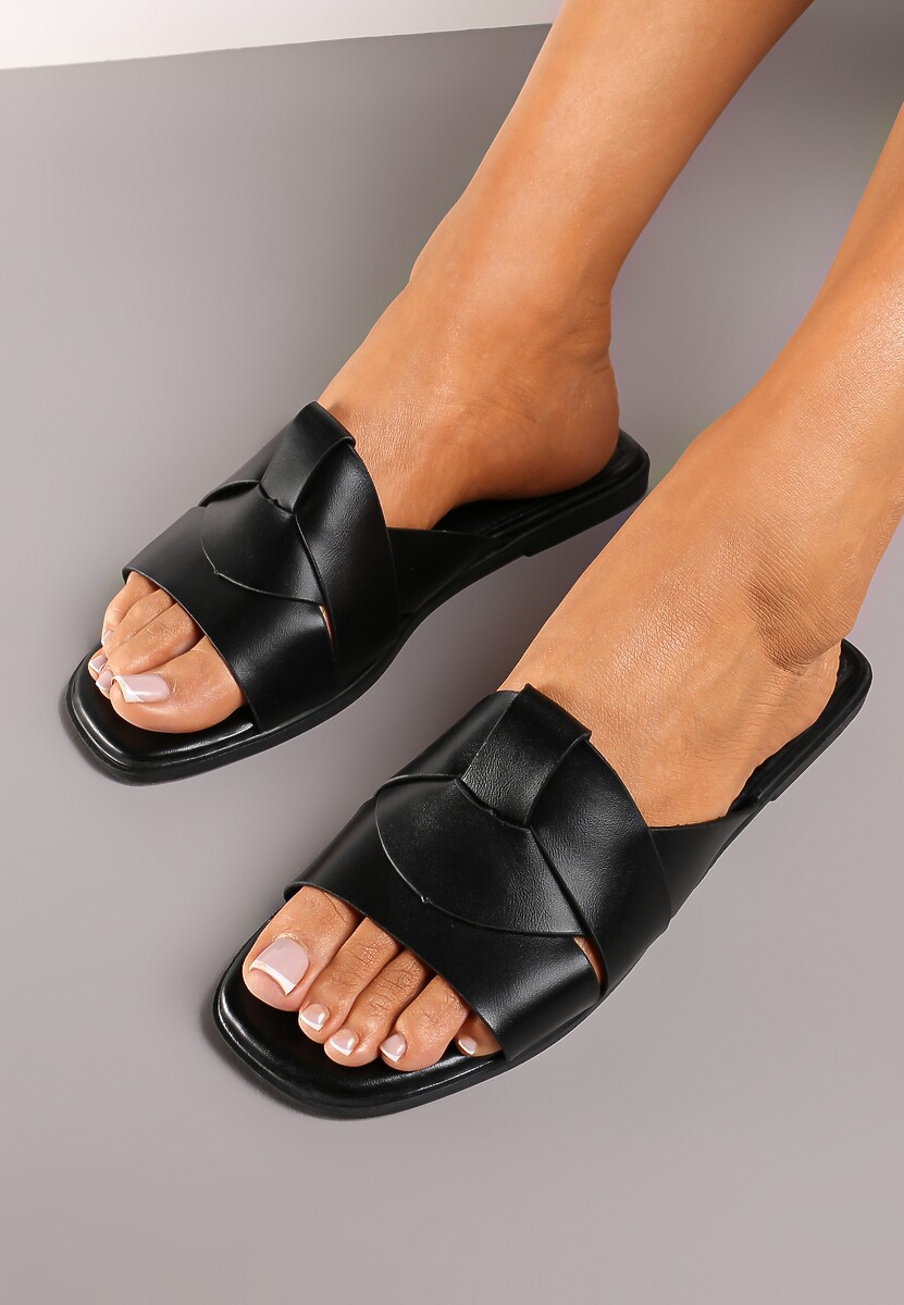 Czarne Klapki na Płaskiej Podeszwie z Ozdobnymi Paskami i Kwadratowym Noskiem Lunivia