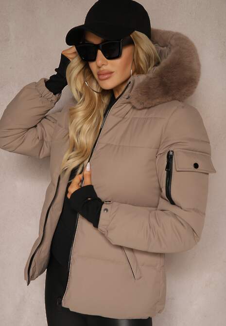 Ciemnobeżowa Kurtka z Pikowanym Przeszyciem i Odpinanym Kapturem z Futrem i Długimi Mankietami Zinitha