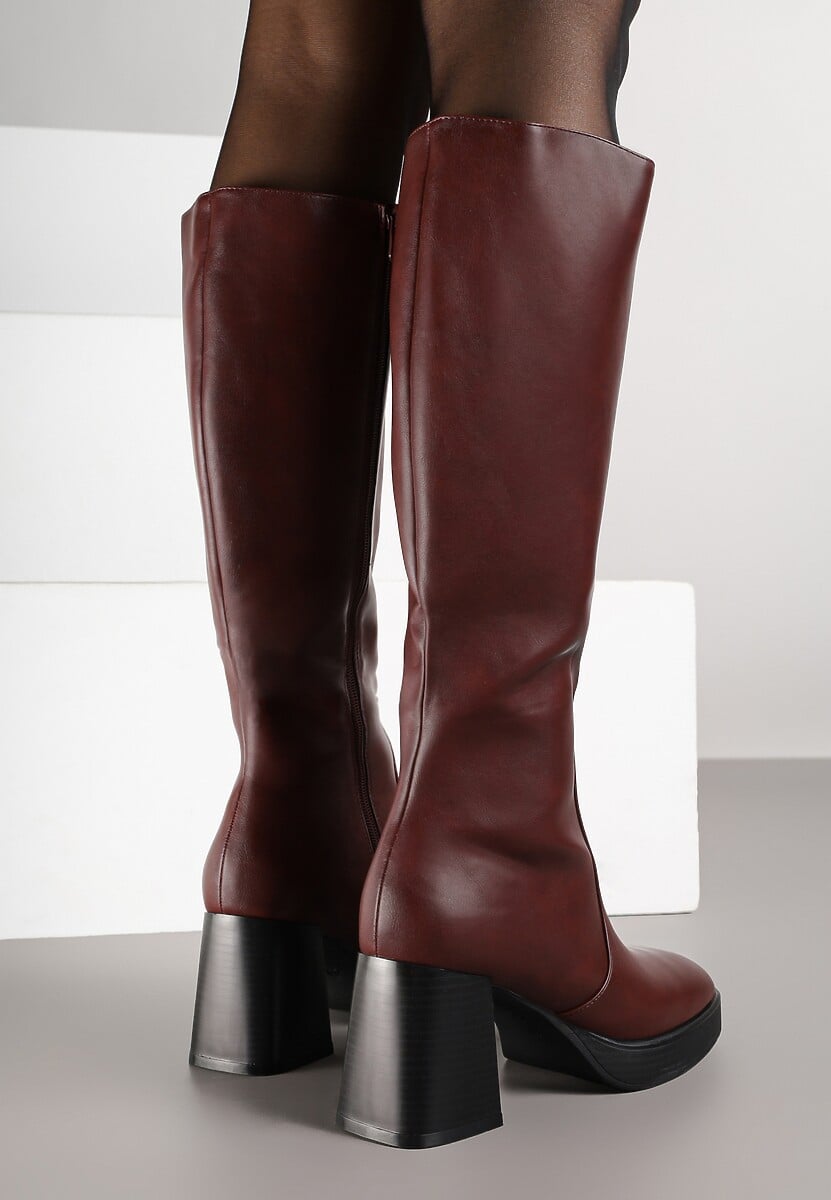 Bordowe Kozaki na Słupku z Lekkim Ociepleniem Ansilaria