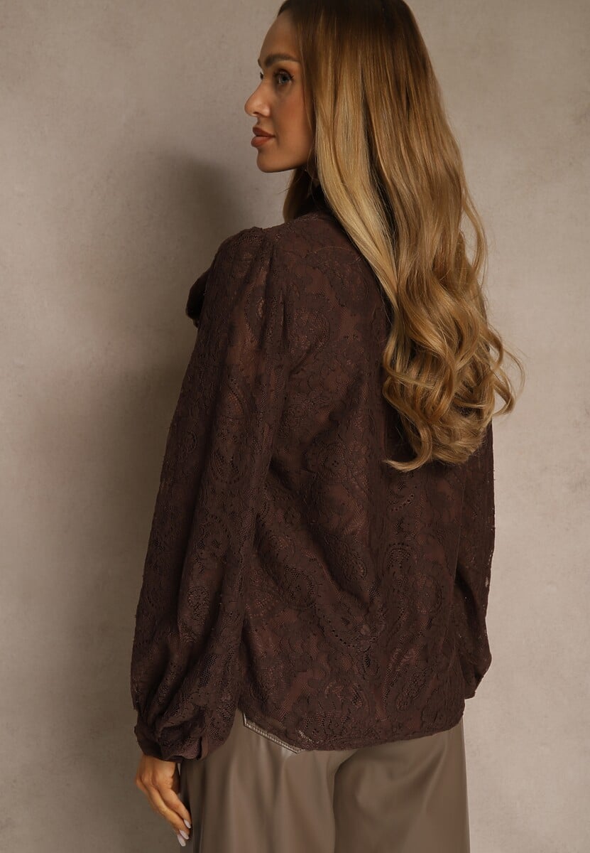 Brązowa Koszula z Koronki Zdobiona Bufiastymi Rękawami i Kokardą przy Dekolcie Sewene