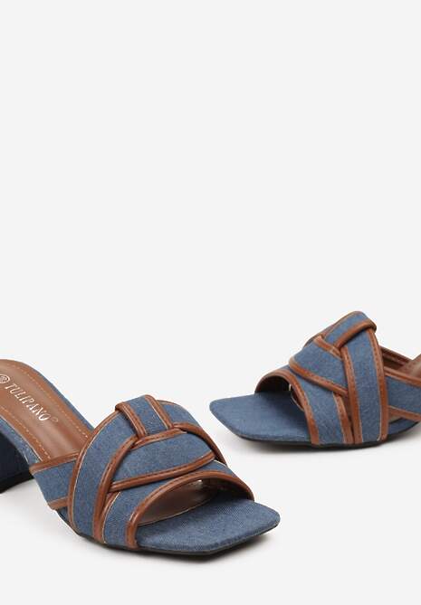 Niebieskie Klapki na Powlekanym Słupku ze Splątanym Paskiem Aheloria