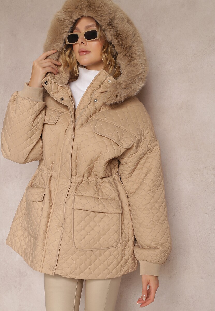 Beżowa Kurtka z Futrzanym Kapturem i Drobnym Pikowaniem Obtashe
