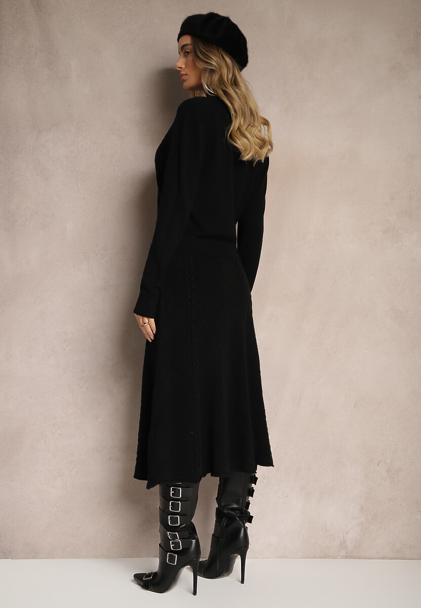Czarny Dzianinowy Komplet w Tłoczony Wzór Sweter z Półgolfem i Rozkloszowana Spódnica Evaldira