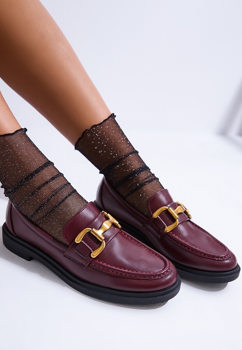 Bordowe Mokasyny na Płaskiej Podeszwie Ozdobione Klamrą Relabra