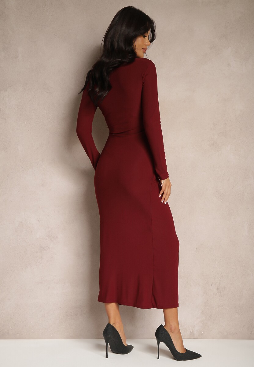 Bordowa Marszczona Sukienka o Dopasowanym Kroju z Długim Rękawem i Trenem Sennariel
