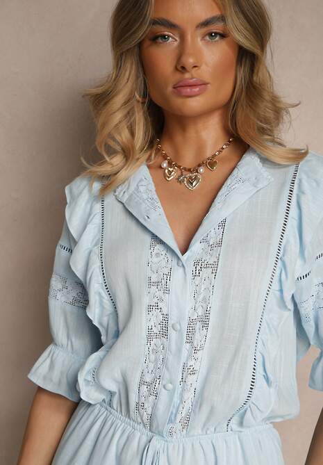 Jasnoniebieski Wiskozowy Kombinezon z Lnem w Rustykalnym Stylu z Koronką i Falbanami Linulia