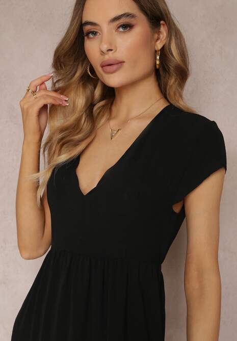 Czarna Sukienka z Trójkątnym Dekoltem i Falbaną Callandia