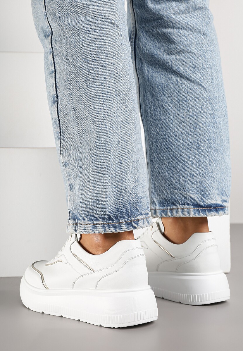 Białe Sneakersy na Platformie ze Skóry Naturalnej Ozdobione Metalicznymi Elementami Haliorea