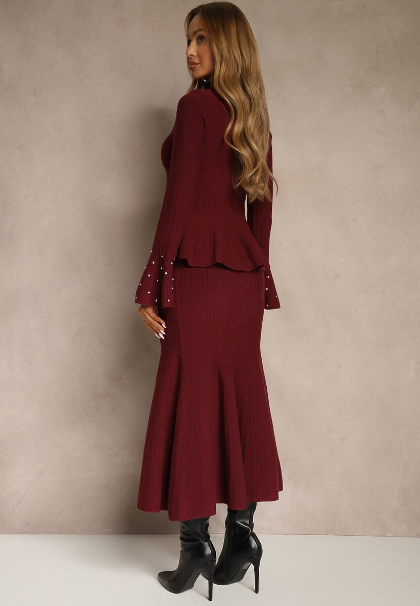 Bordowy Komplet z Dzianiny z Wiskozą Spódnica i Sweter z Baskinką i Cyrkoniami Nereza