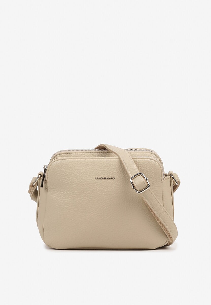 Czarna Torebka Ozdobiona Metaliczną Aplikacją Tanarata