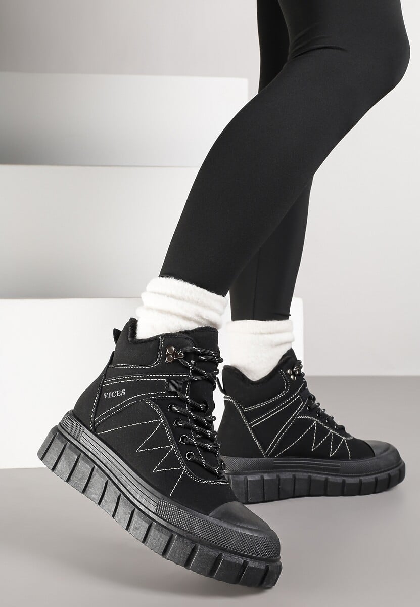 Czarne Botki Trapery Vices na Platformie z Tłoczeniem Ozdobione Przeszyciami Amirrise