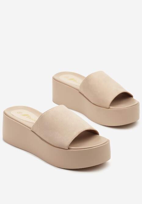 Beżowe Basicowe Klapki na Koturnie i Platformie Astelli