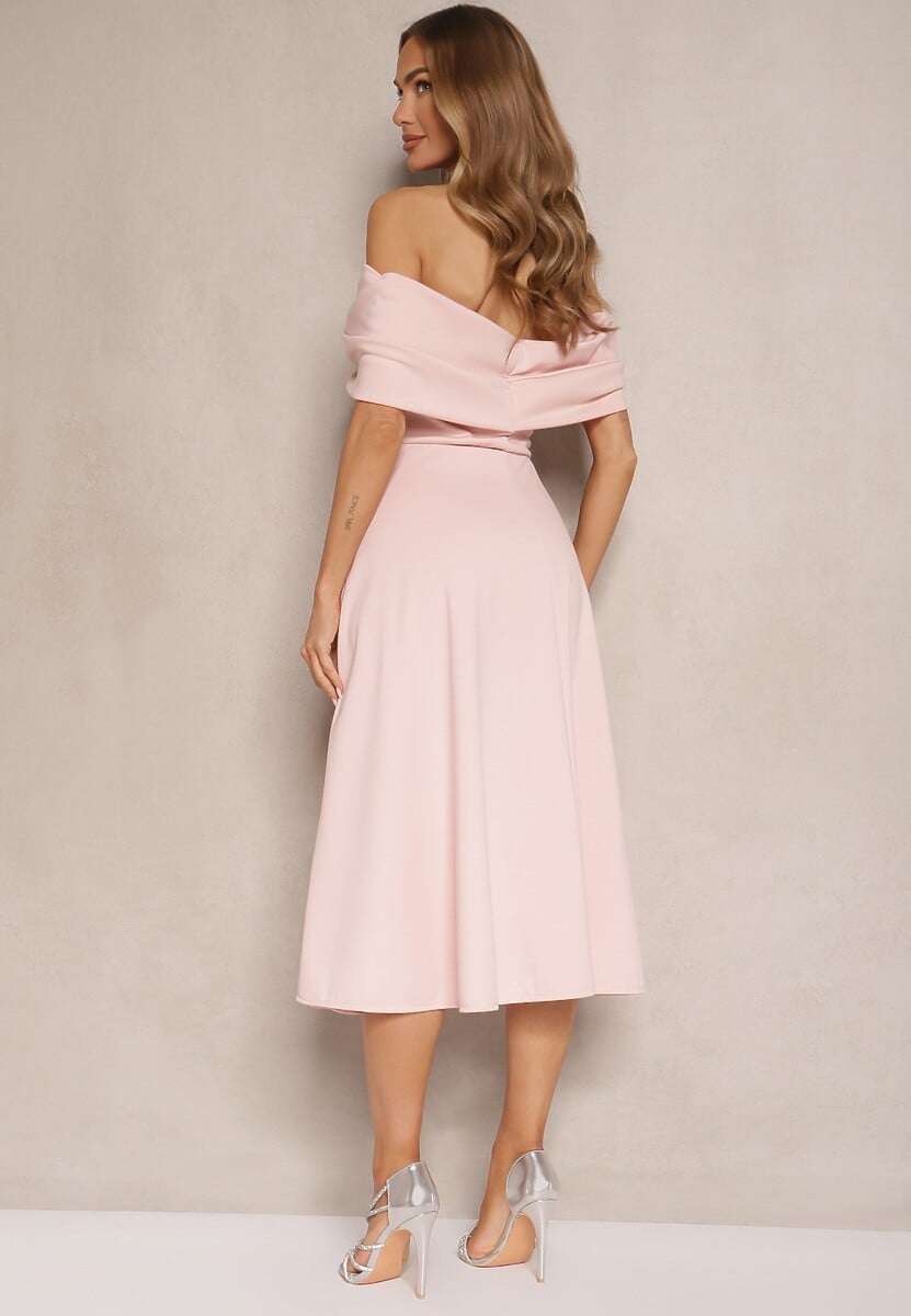 Różowa Sukienka Rozkloszowana Ozdobiona Kokardą Odarra