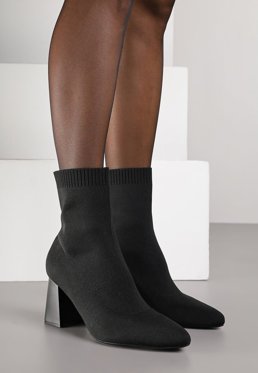 Czarne Botki Vices na Słupku ze Skarpetową Cholewką Adanelle