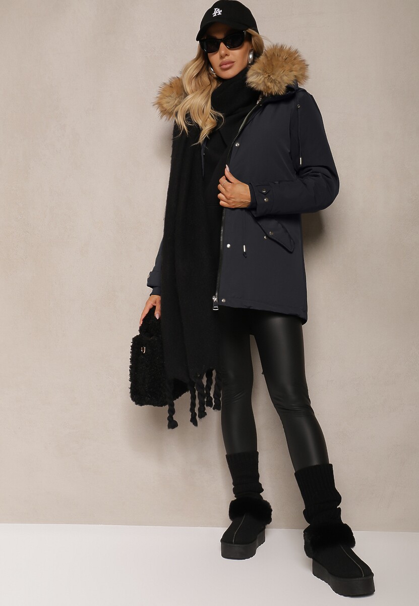 Granatowa Kurtka Parka Mocno Ocieplana z Futerkiem przy Kapturze z Możliwością Odpięcia Sialthira