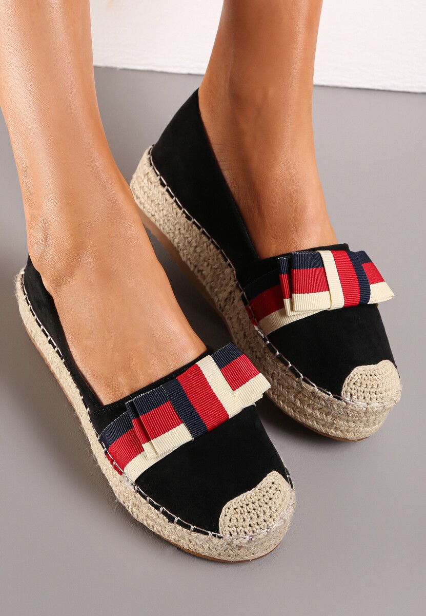 Czarne Espadryle na Plecionej Platformie z Ozdobną Kokardą Vikila