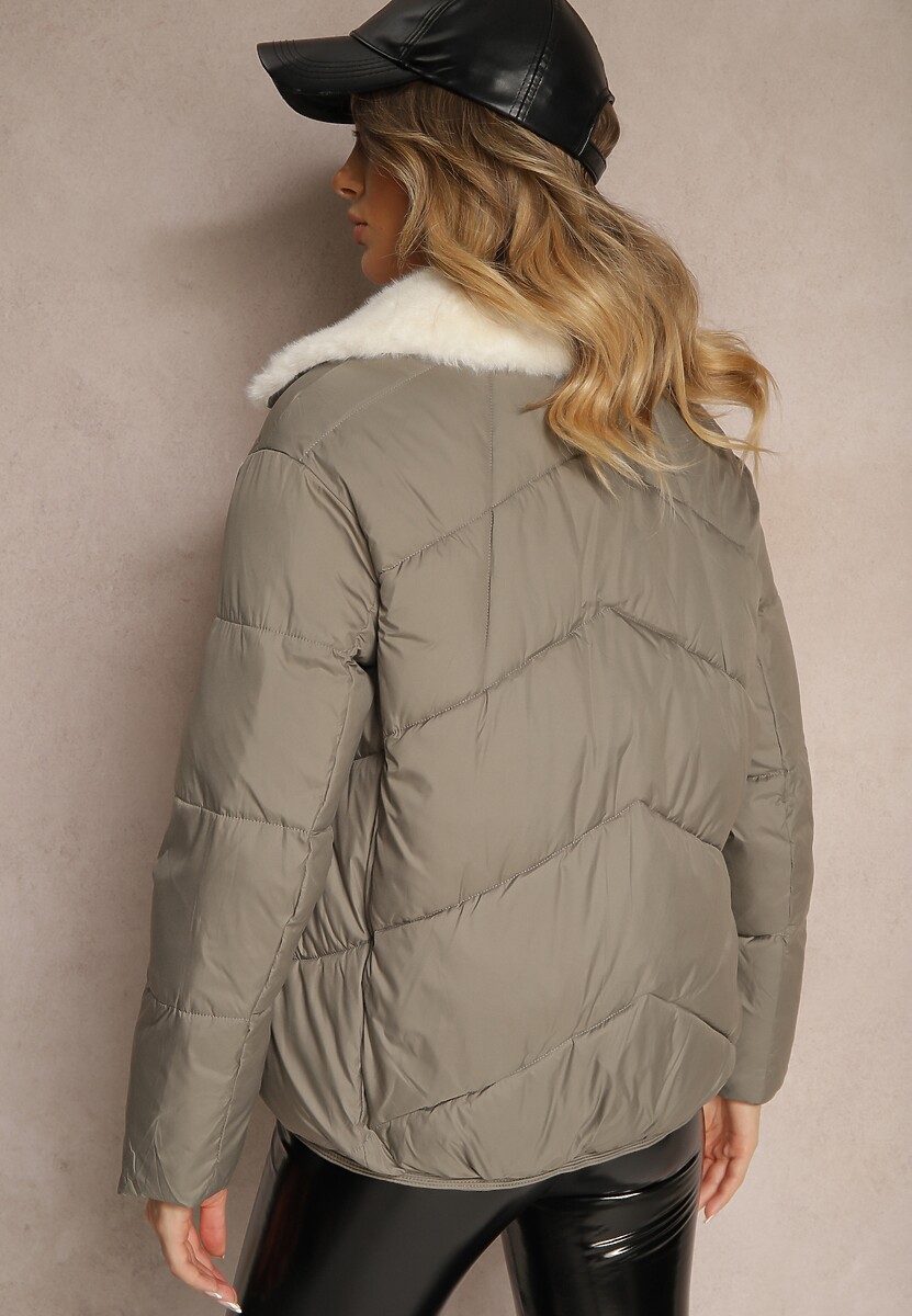 Zielona Kurtka Ozdobiona Pikowaniem Kołnierzem z Futerkiem i Napami Deolina