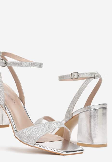 Srebrne Brokatowe Sandały na Słupku ze Sprzączką Jamela