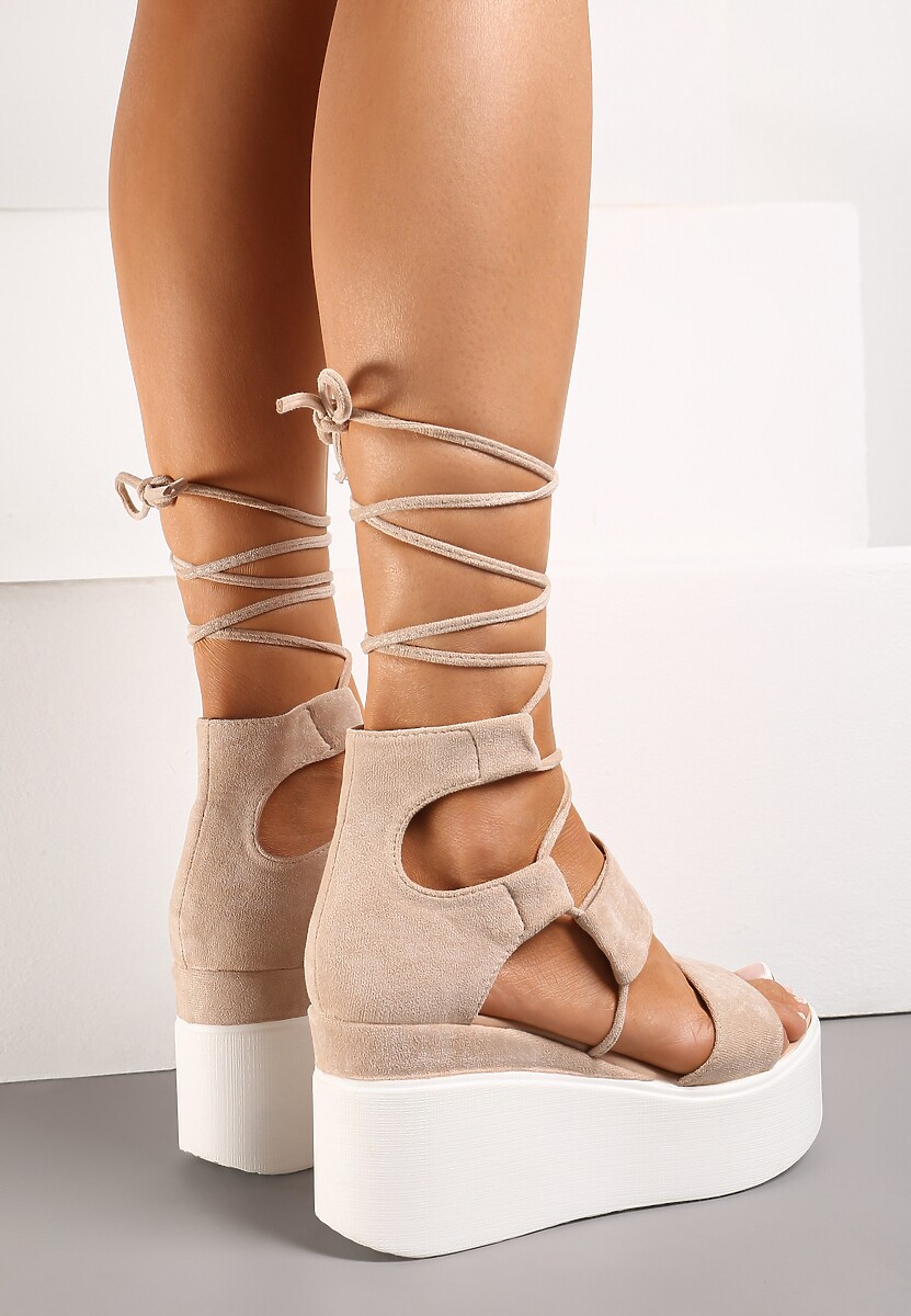 Beżowe Sandały na Koturnie z Wiązaniem wokół Łydki Scadira