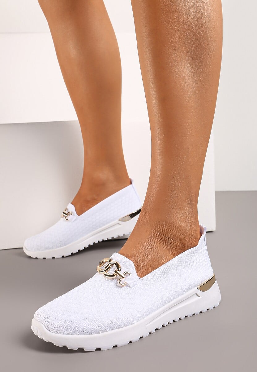 Białe Wsuwane Półbuty w Stylu Tenisówek Ozdobione Klamrą Wiatalia